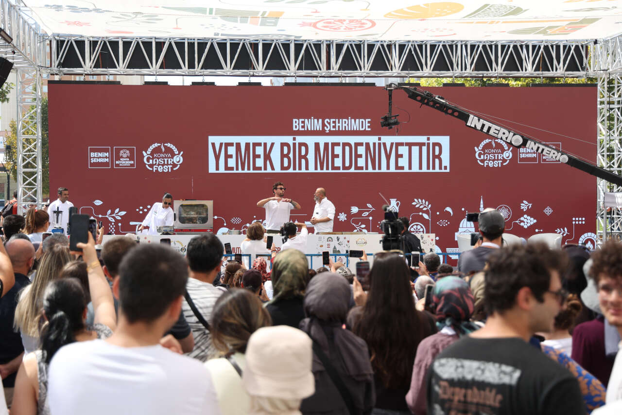 Konya GastroFest’e büyük ilgi! Yüz binlerce kişi lezzet şölenine akın etti 15